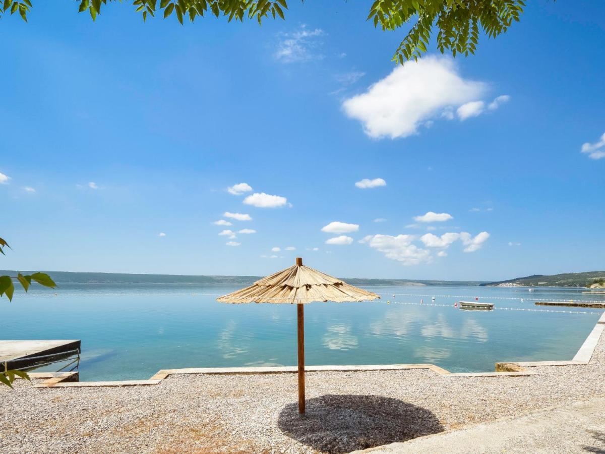 Holiday Home Ana By Interhome มาสเลนีซา ภายนอก รูปภาพ